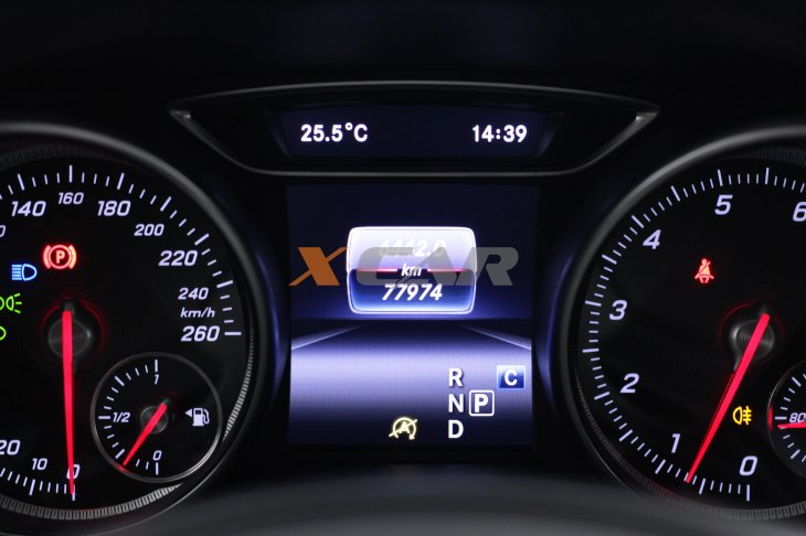 MERCEDES-BENZ CLA 180 1.6 CGI GASOLINA 7G-DCT 2018/2018